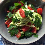 zoodles courgetti avocado pesto