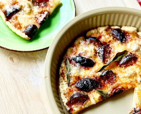 pizza with gorgonzola and figs